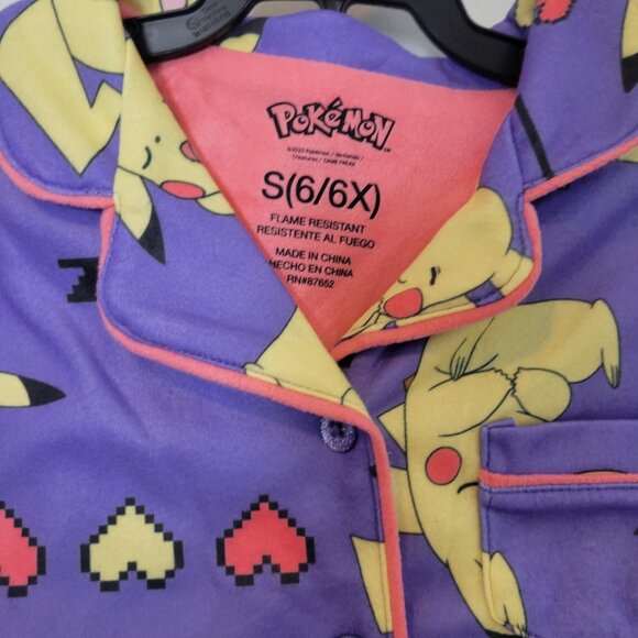 NEW NWT Pokemon Pikachu Girls Long Sleeve Fleece 2pc Pajama Set w/Shorts S 6/6X - Picture 3 of 5